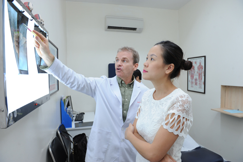 Mổ thoát vị đĩa đệm được các bác sĩ chuyên khoa chỉ định